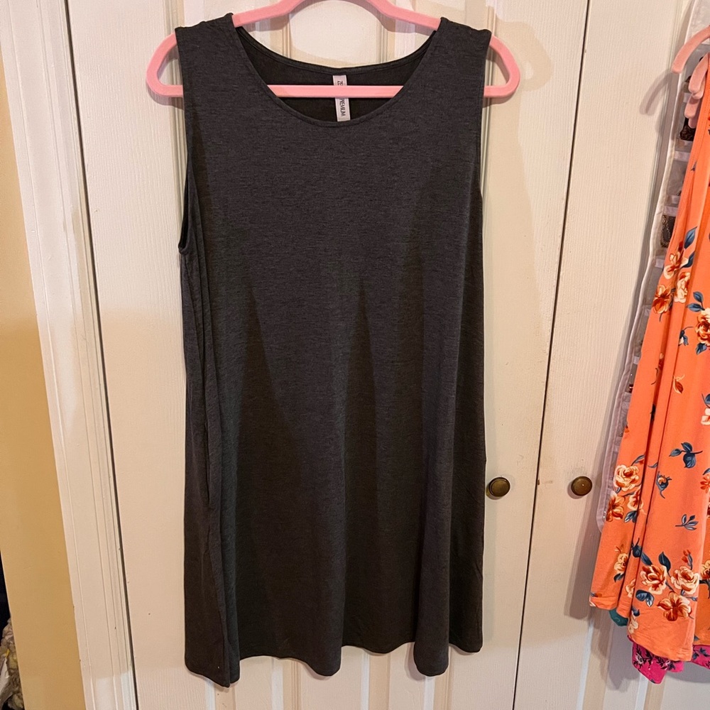 ❗️SOLD❗️NWOT Zenana Premium Tank Top